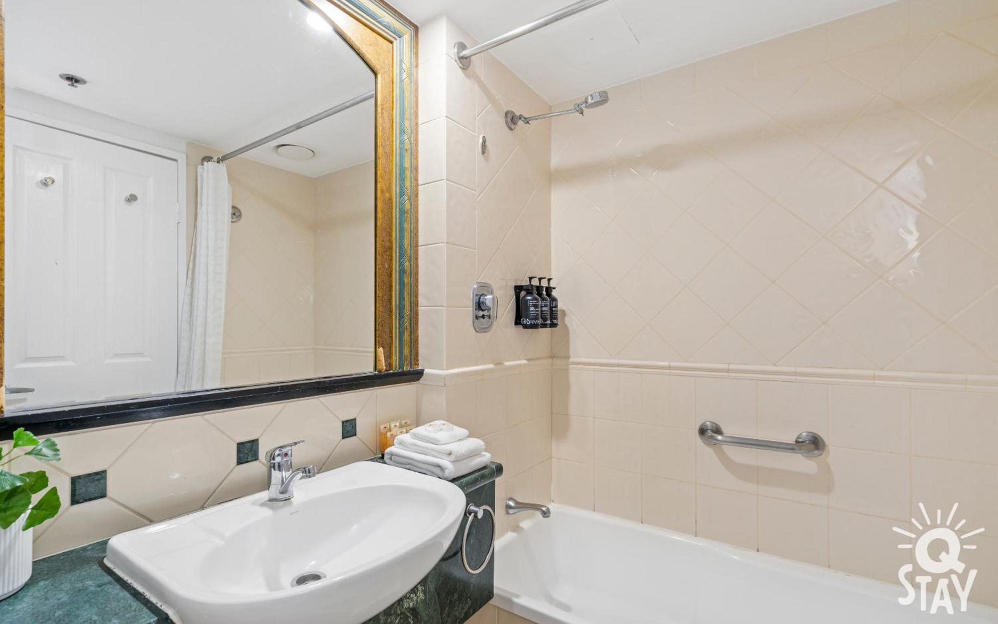Legends Apartments - Qstay Голд-Кост Екстер'єр фото